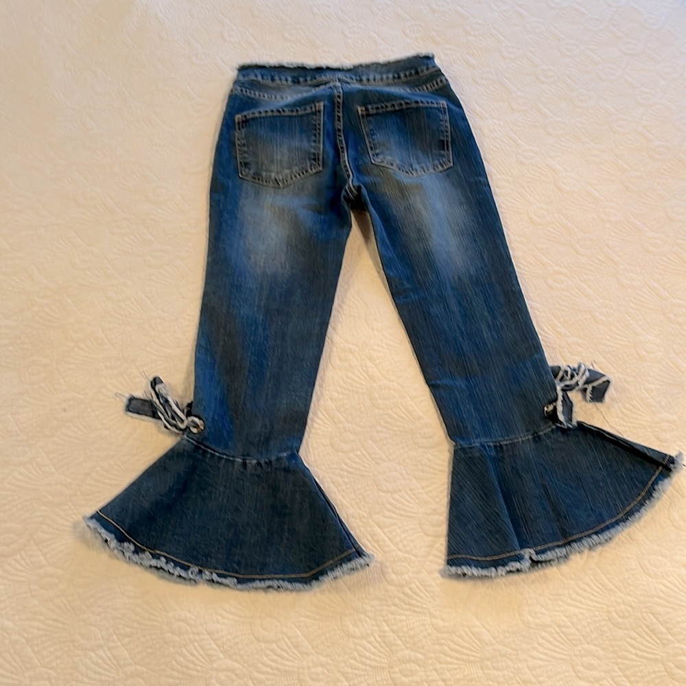 Giani Bini ruffle-hem, cropped jeans. - Picture 3 of 4